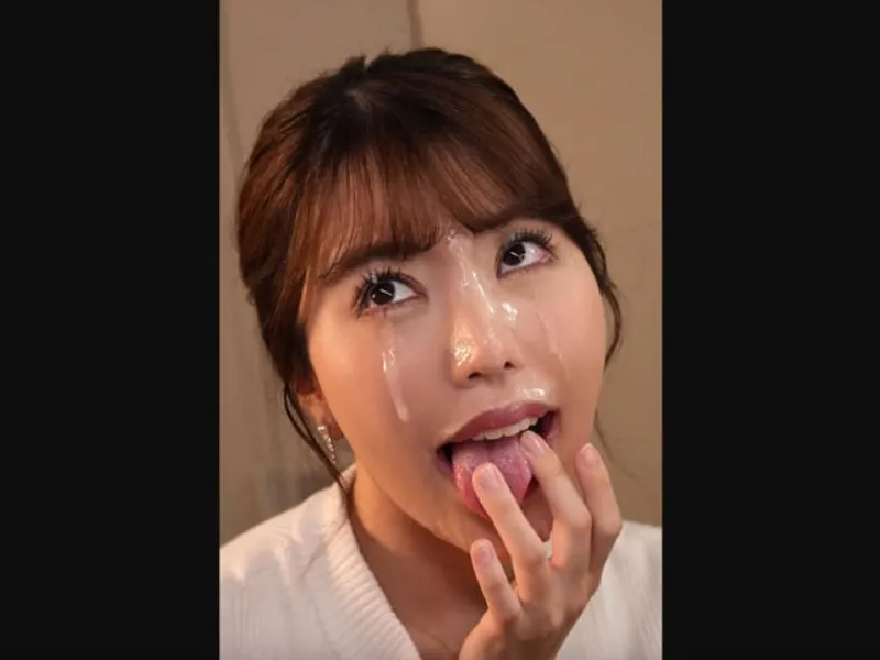 Nam sinh may mắn được cô giáo nứng liếm cu