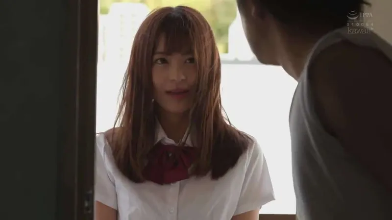 Gã gần nhà kinh tóm và cô nữ học sinh đáng thương