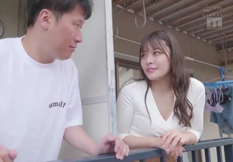 Anh trai số hưởng và người phụ nữ nhà bên bị anh xã bỏ bê đang gửi tín hiệu cầu “chịch”